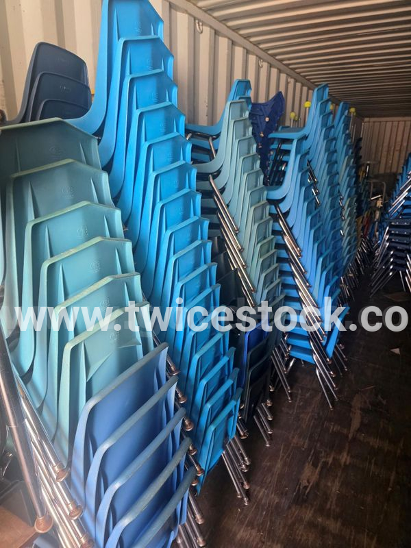 (175) Plastic Student Chairs