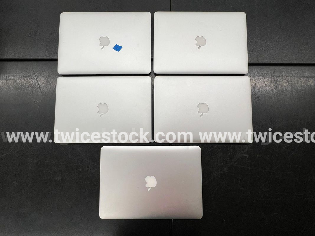 Lot of 20 MacBook Air Laptops (2017)